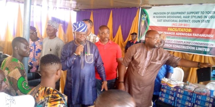 300 Osun East constituents get empowerment tools, cash grant